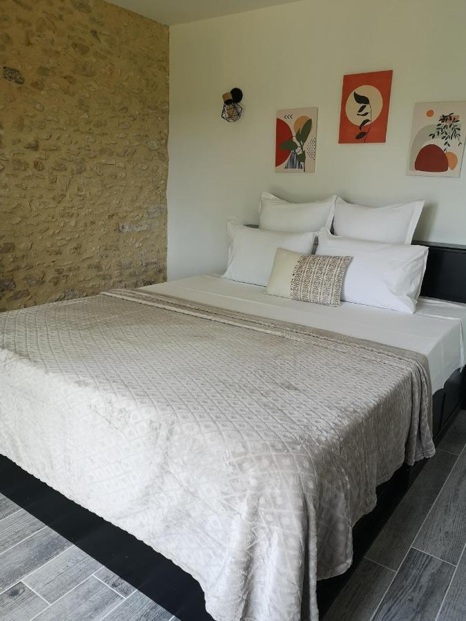 Domaine De Lascaux Bed & Breakfast Montignac-Lascaux Bagian luar foto