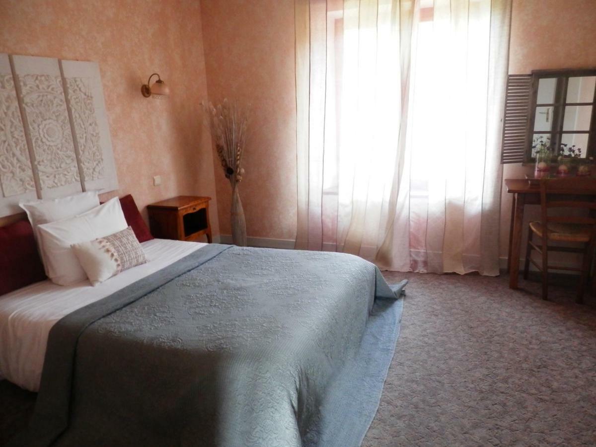 Domaine De Lascaux Bed & Breakfast Montignac-Lascaux Bagian luar foto